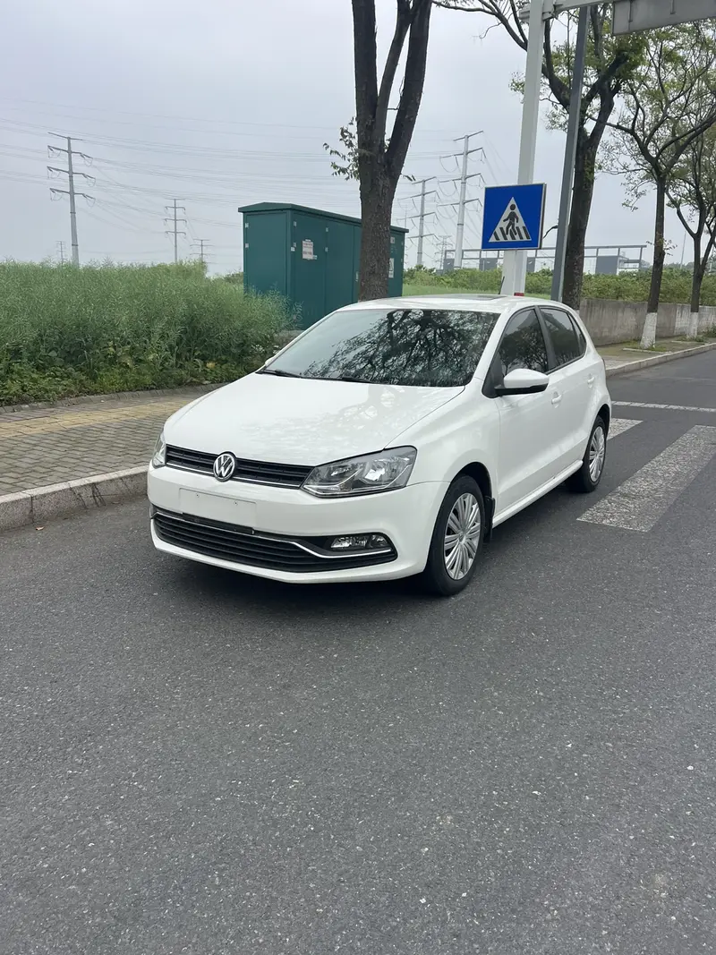 Volkswagen Polo 1.6 L AT Comfort