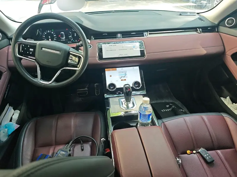 Land Rover Range Rover Evoque — фото 10