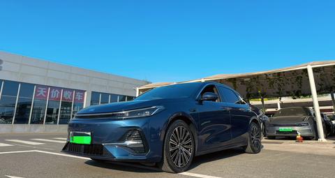 Geely Galaxy A7 EM