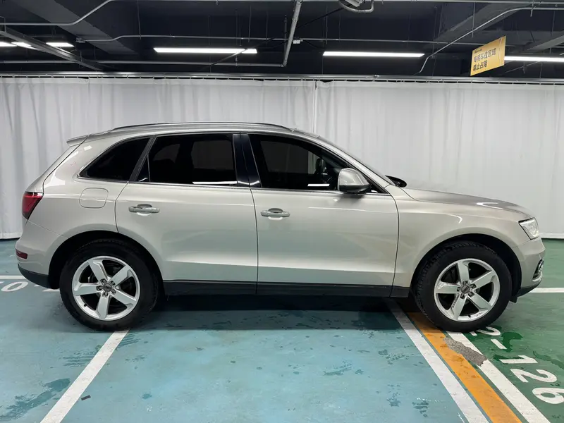 Audi Q5 40 TFSI базовая — фото 8