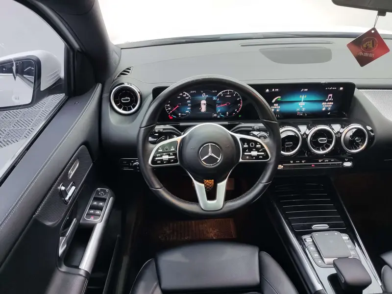 Mercedes-Benz GLA — фото 11