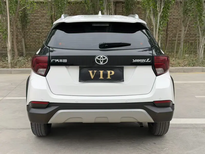Toyota Yaris L — фото 5