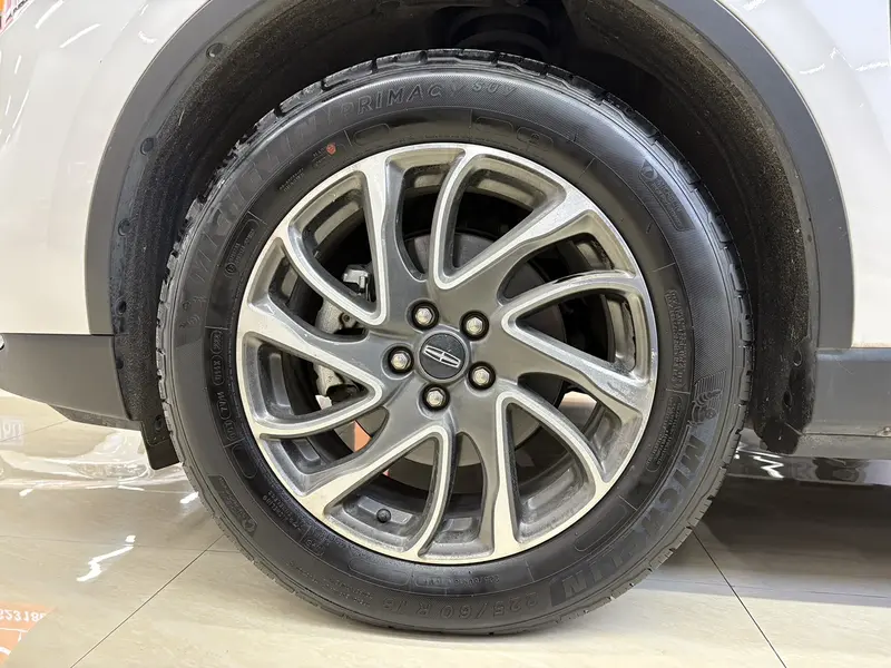 Lincoln Corsair 2.0 T 2 WD — фото 6