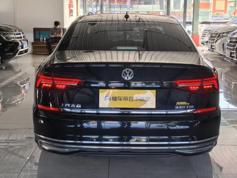 Volkswagen Passat — фото 5
