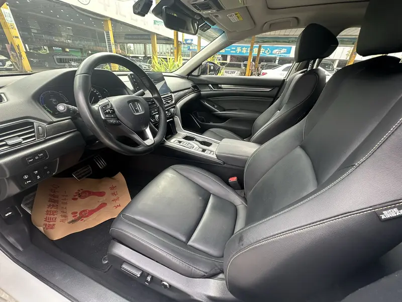 Honda Accord 2.0L — фото 9