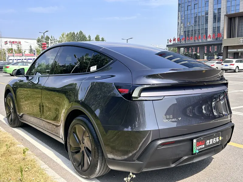 Tesla Model Y — фото 4