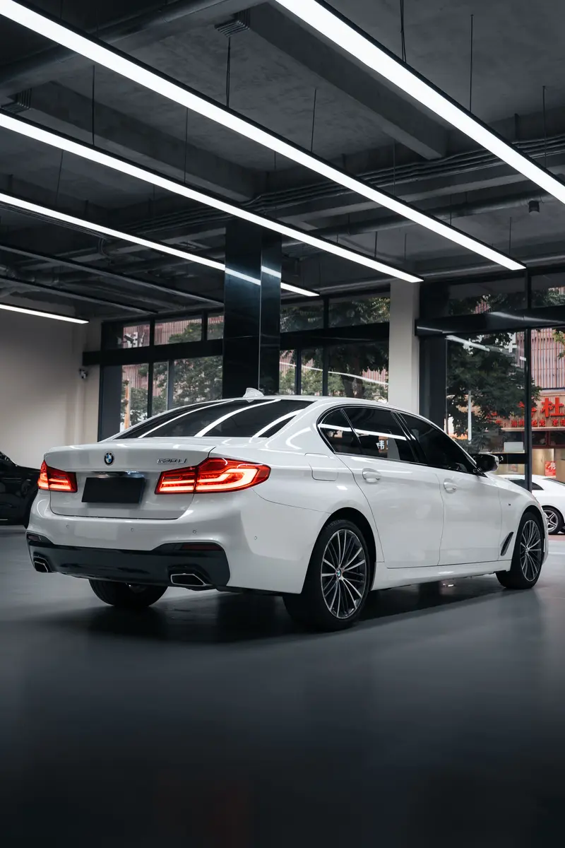 BMW 5 Series — фото 4