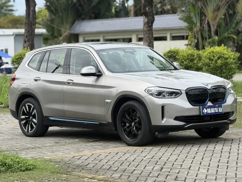 BMW iX3 — фото 3