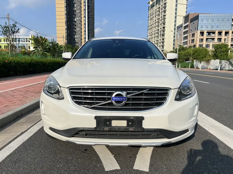 Volvo XC60 — фото 2