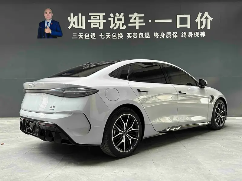 BYD Seal — фото 4