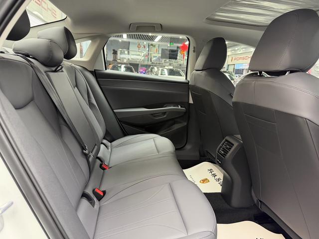 Volkswagen Lavida id 4392370 из Китая 18