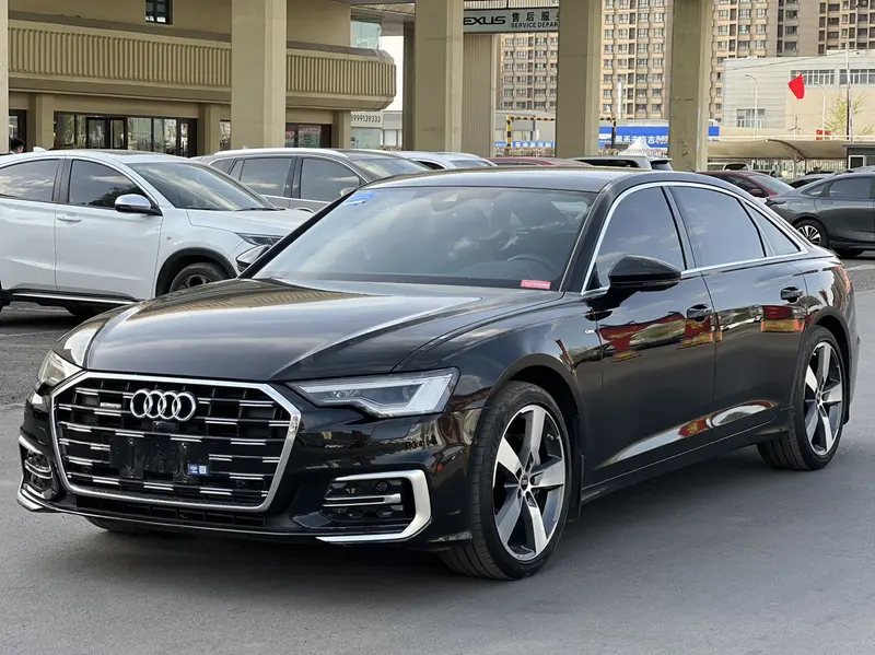 Audi A6L — фото 1