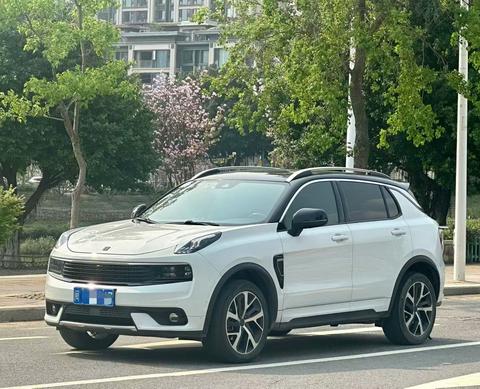 Lynk & Co 01