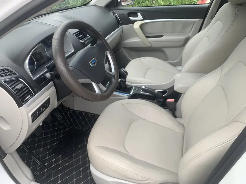 Geely Emgrand 1.5 L MT — фото 8