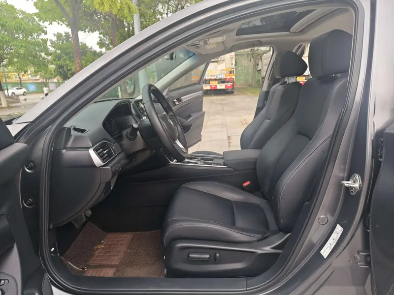 Honda Accord — фото 10