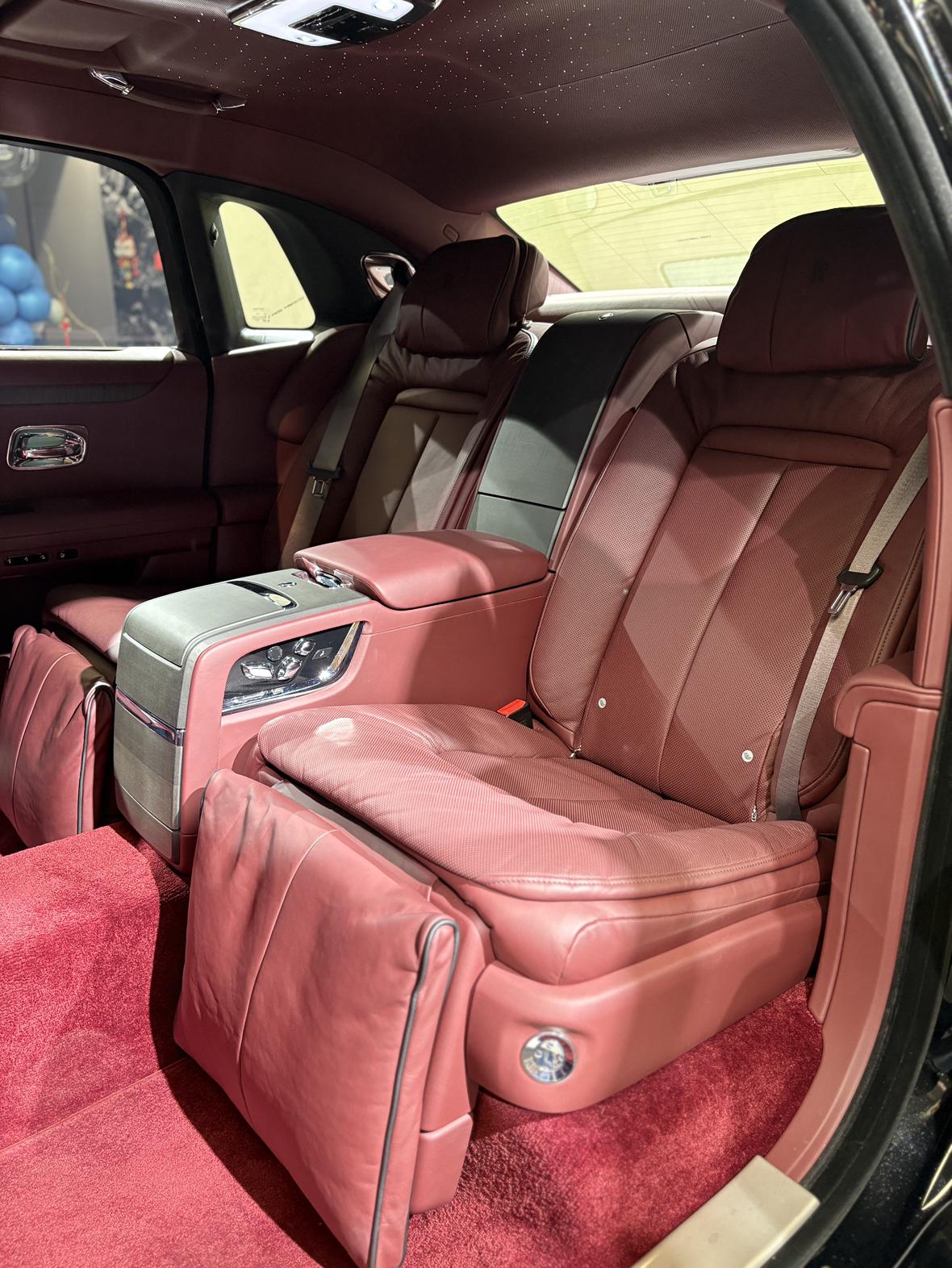 Rolls-Royce Ghost: фотография 16 из 28