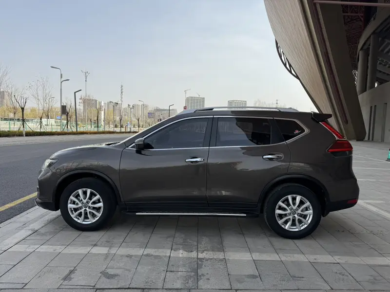 Nissan X-Trail — фото 4