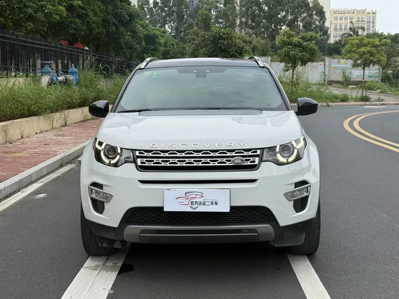 Land Rover Discovery Sport 2.0T HSE LUXURY — фото 2