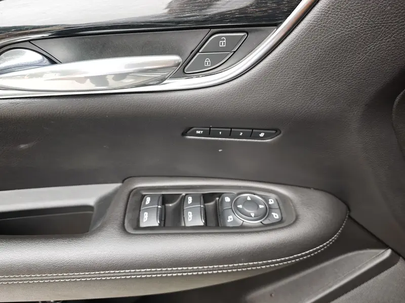 Cadillac XT5 — фото 14