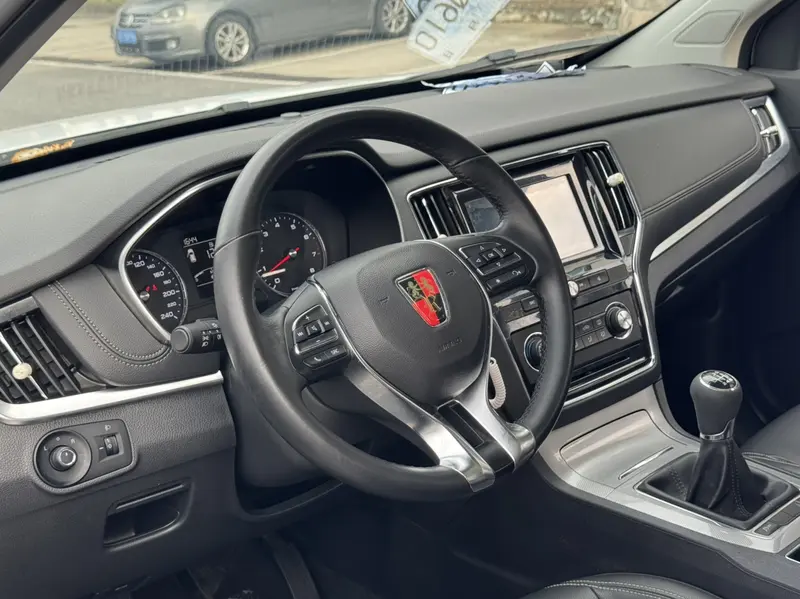 Roewe RX 5 20 T 2 WD MTFlagship — фото 9