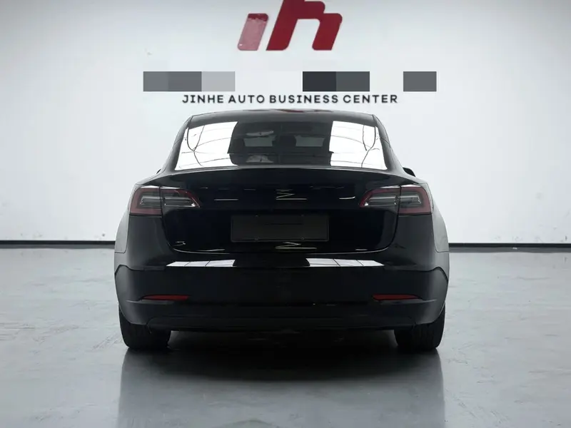 Tesla Model 3 — фото 5