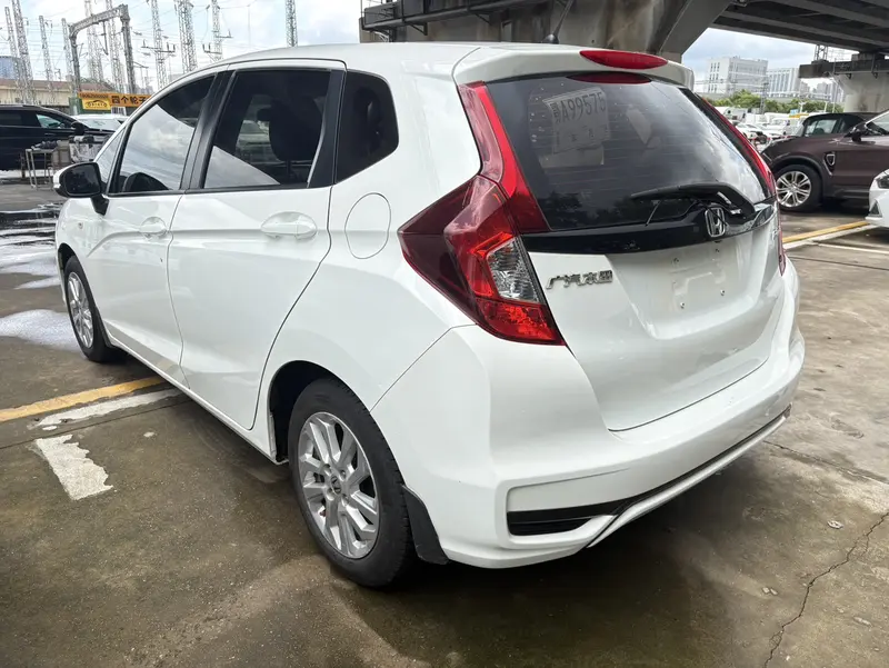 Honda Fit — фото 4
