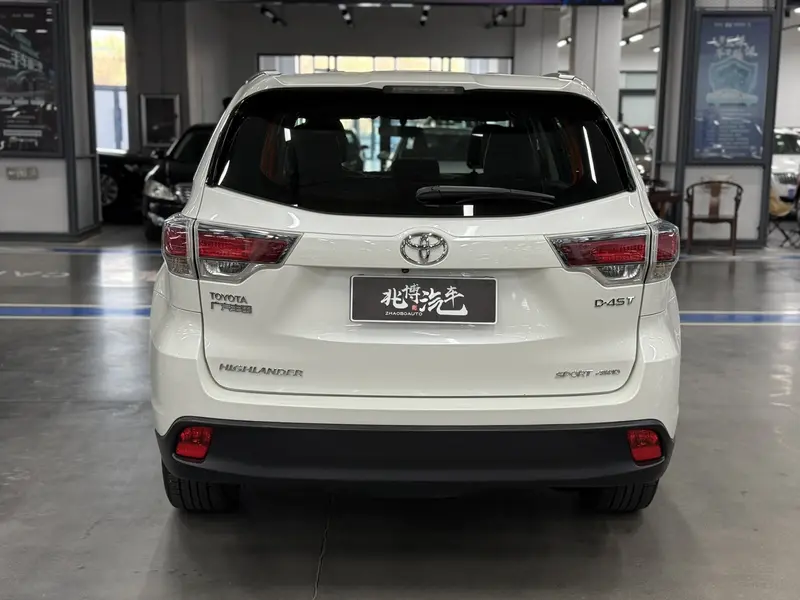 Toyota Highlander — фото 5