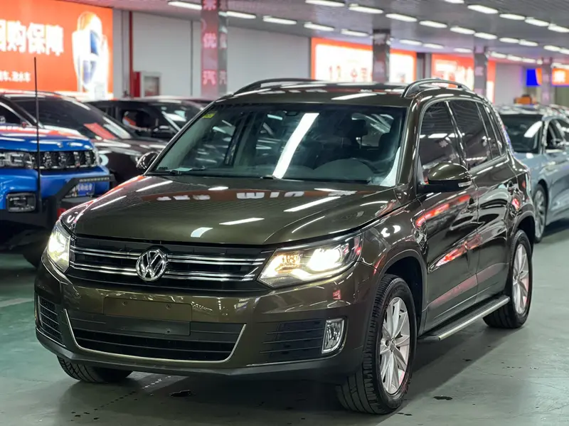 Volkswagen Tiguan — фото 1