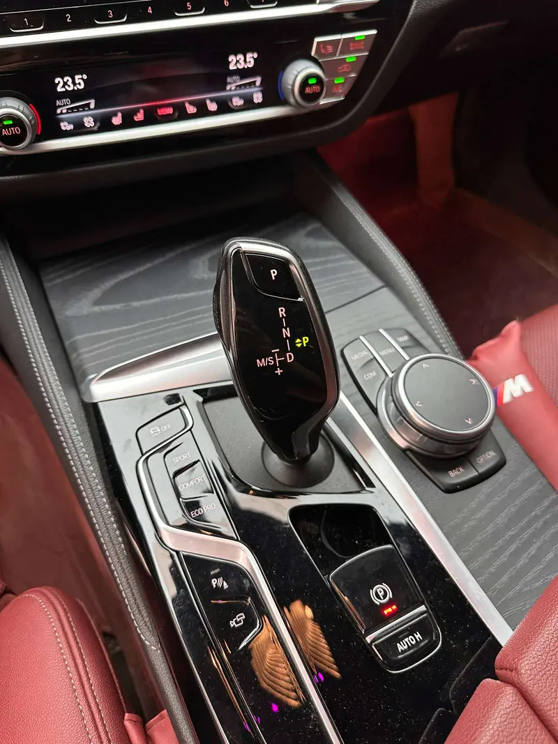 BMW 5 Series — фото 11