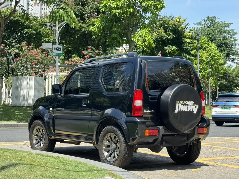 Suzuki Jimny — фото 5