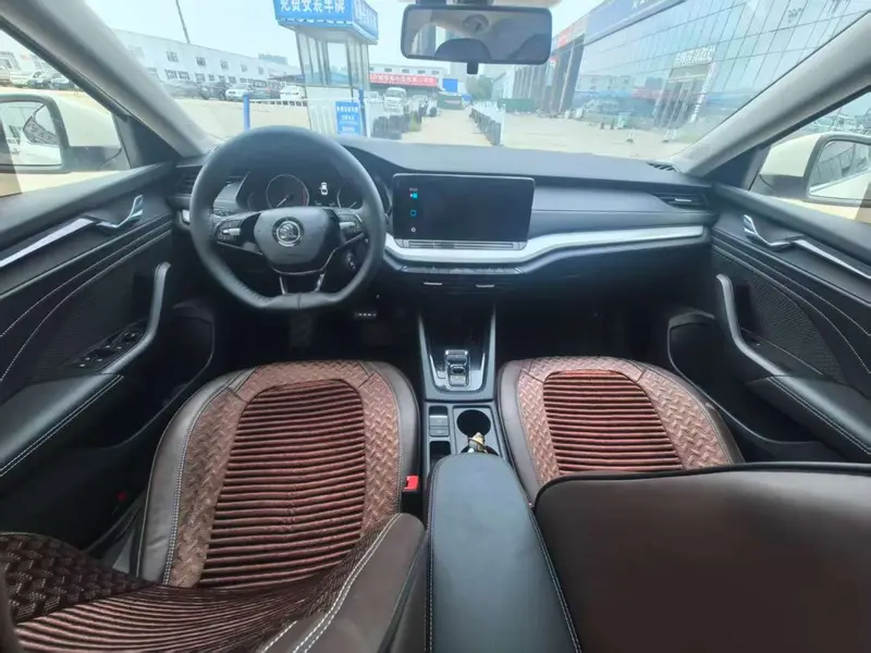 Skoda Octavia — фото 7