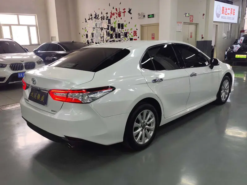 Toyota Camry — фото 6
