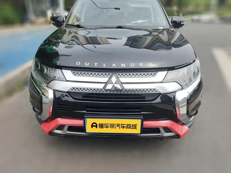 Mitsubishi Outlander — фото 2