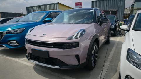 Lynk & Co 06
