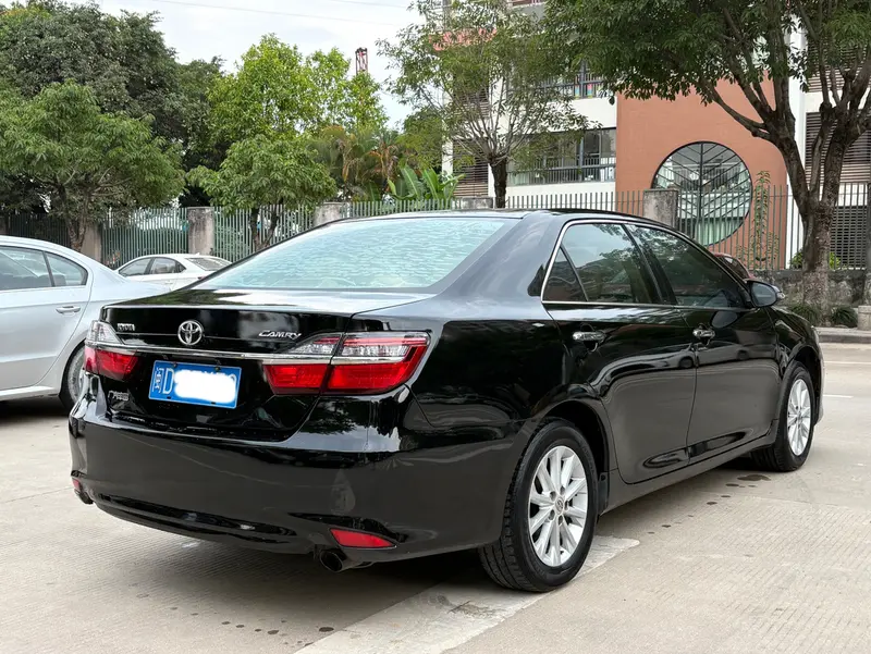 Toyota Camry — фото 6