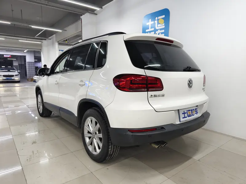 Volkswagen Tiguan — фото 4