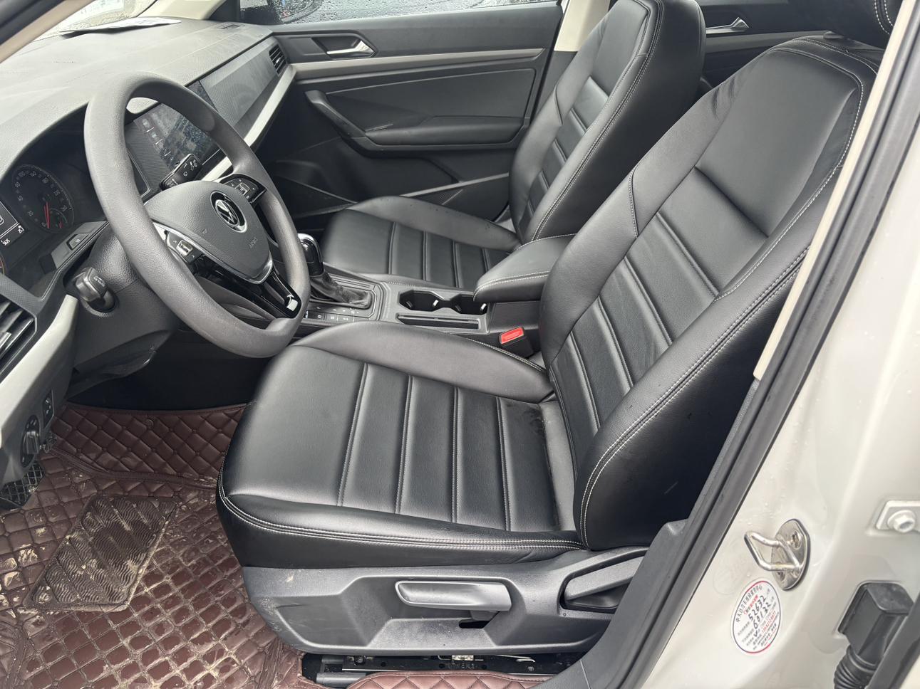 Volkswagen Lavida: фотография 4 из 17