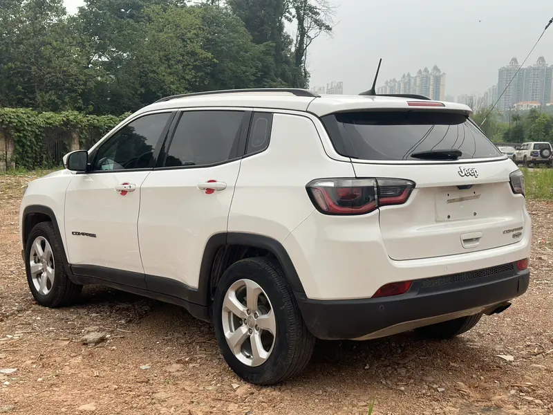 Jeep Compass — фото 4