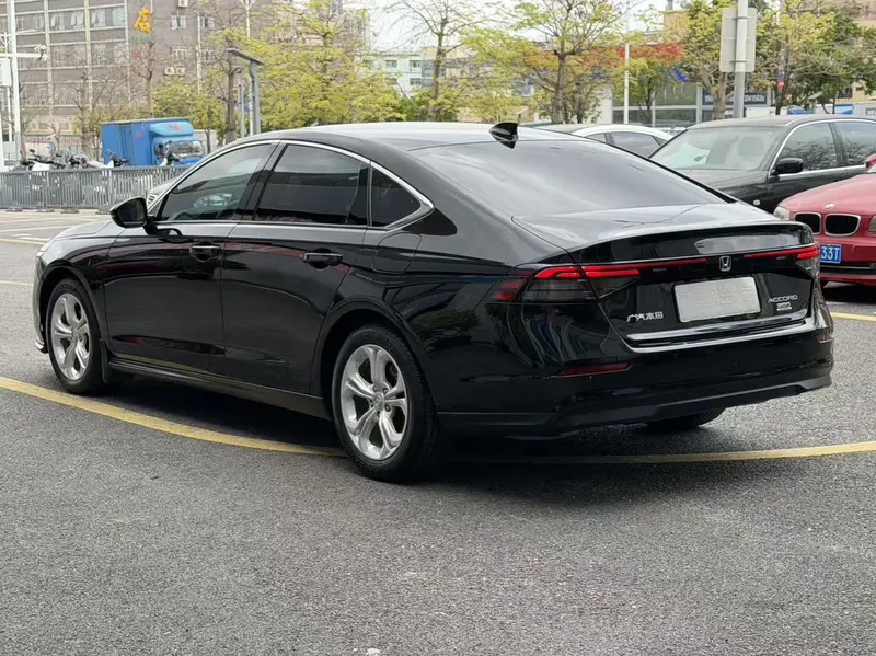 Honda Accord — фото 4