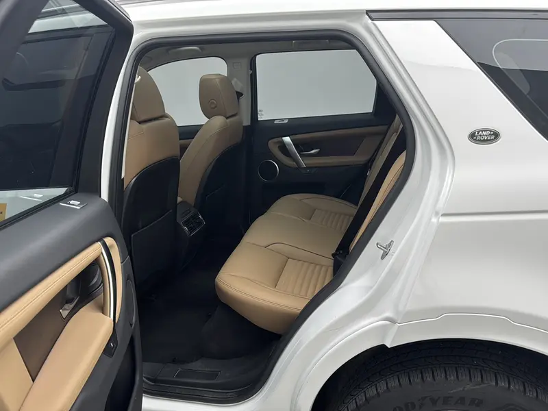Land Rover Discovery Sport — фото 18