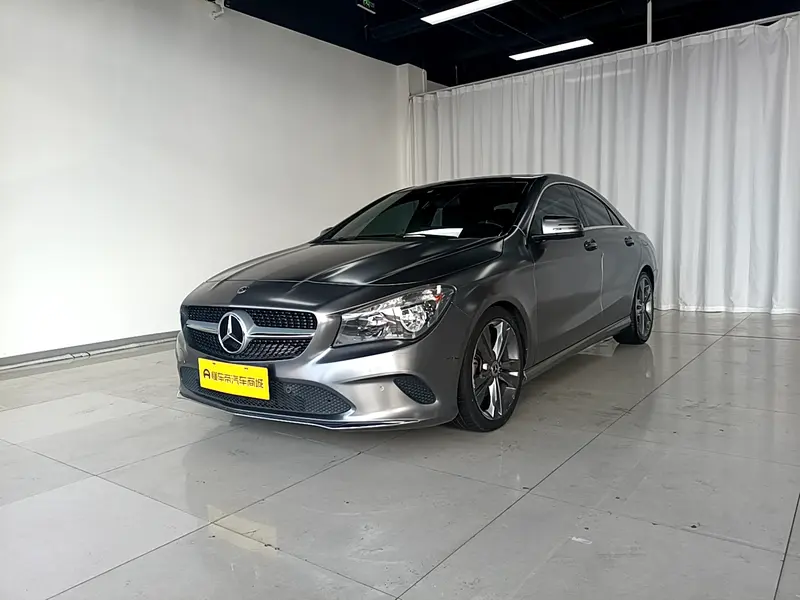 Mercedes-Benz CLA 200