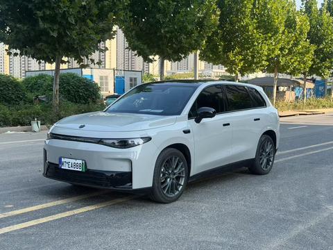Leapmotor C10
