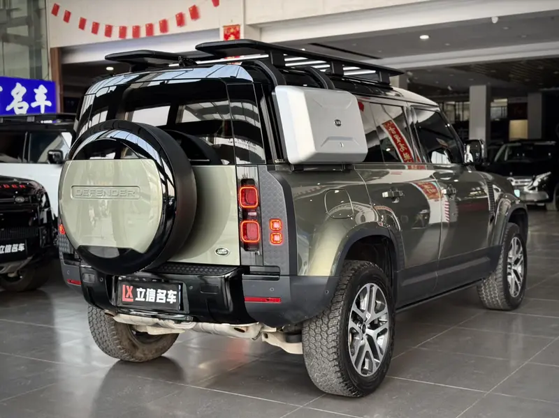 Land Rover Defender — фото 6
