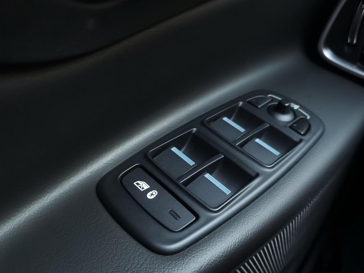 Jaguar XE — фотографии объявления, Фото 19