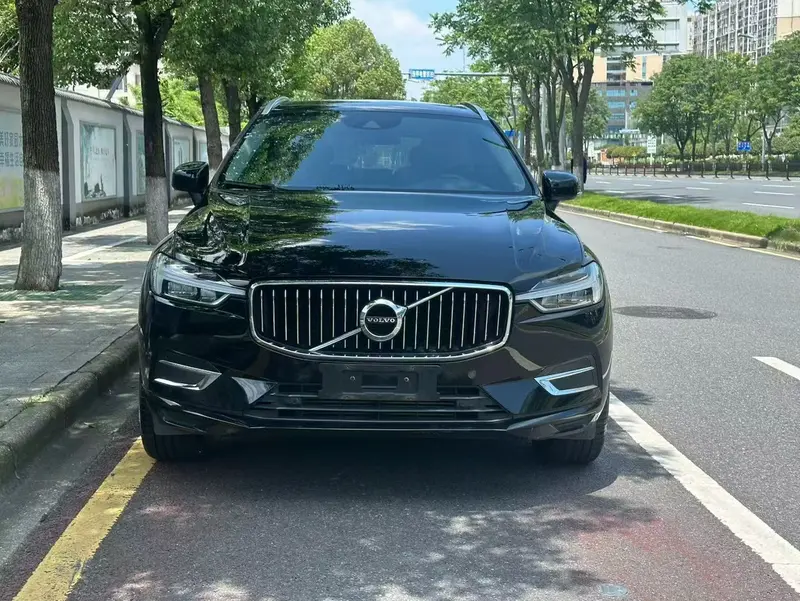 Volvo XC60 T5 полный привод V — фото 2