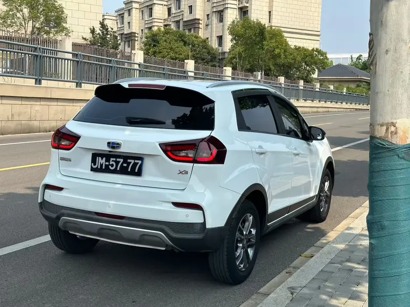 Geely Vision X3 — фото 6