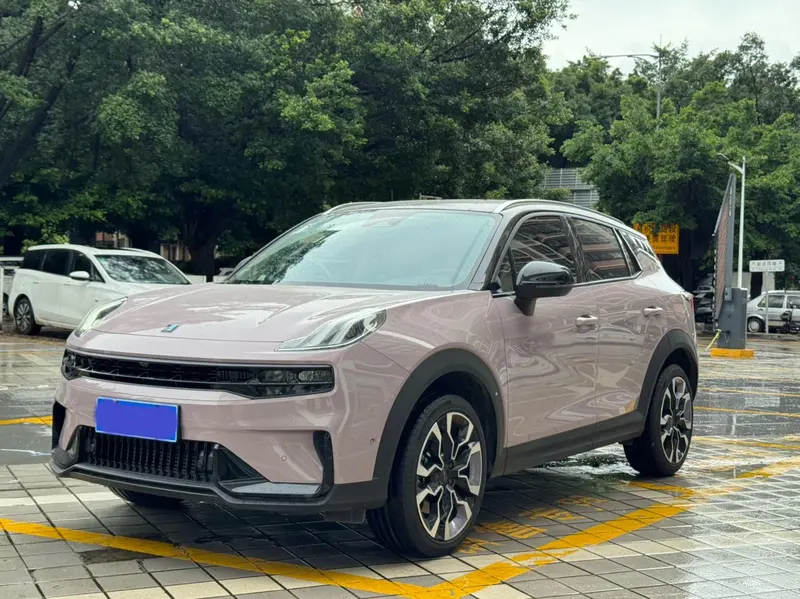 Lynk & Co 06 Remix 1.5 T Plus