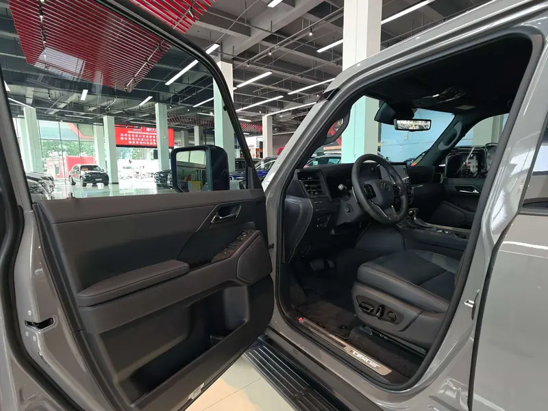 Lexus GX 550h OVERTRAIL — фото 15