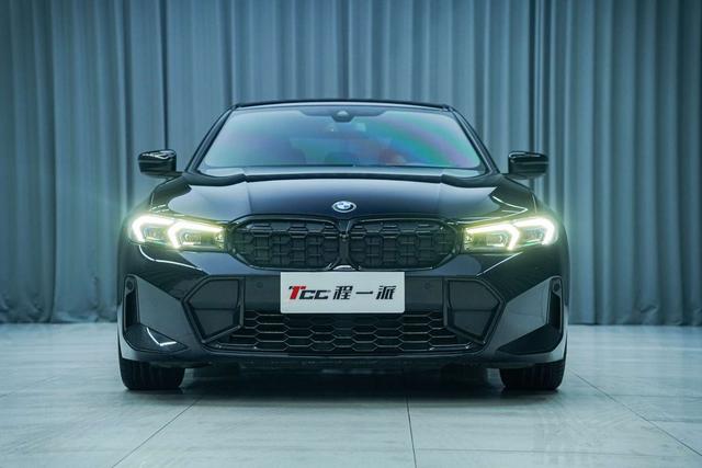 BMW 3 series 2023 Черный из Китая, фото 6