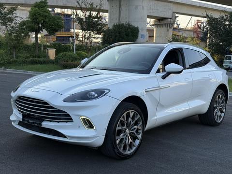 Aston Martin DBX
